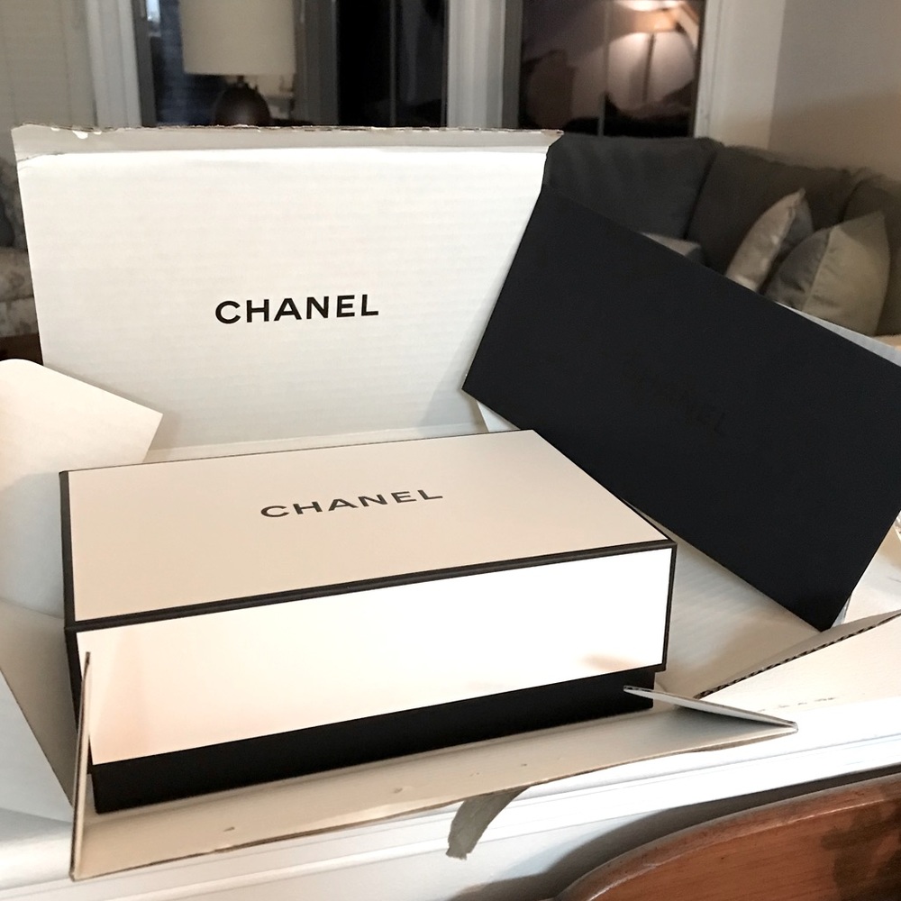 CHANEL Gift Box. 3pc